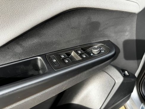 Used 2024 Volkswagen Taos SE image 15