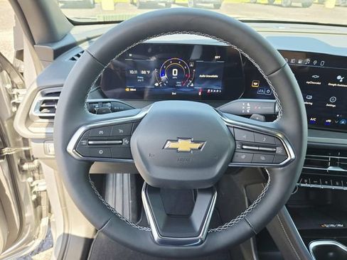 New 2026 Chevrolet Traverse LT w/ Driver Confidence Package FWD image 17