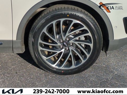 Used 2020 Lincoln Nautilus Reserve w/ Equipment Group 201A image 11