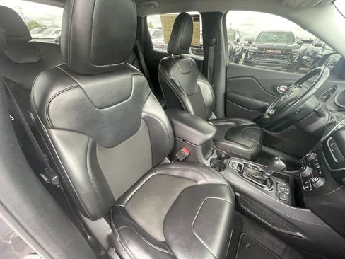 Used 2020 Jeep Cherokee Latitude Plus image 31