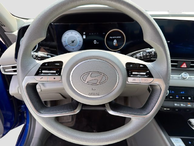Used 2024 Hyundai Elantra SEL FWD image 12