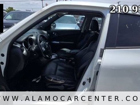 Used 2014 Nissan Juke SL FWD image 29