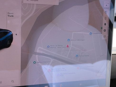 Used 2021 Tesla Model Y Long Range image 16