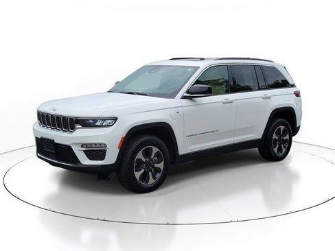 Used 2024 Jeep Grand Cherokee Limited 4xe w/ Trailer Tow Package AWD/4WD image 2