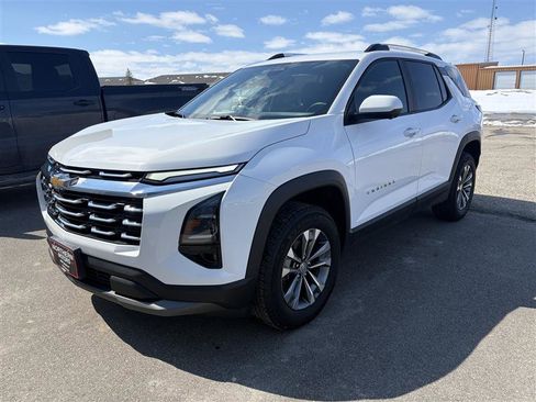 Used 2025 Chevrolet Equinox LT w/ Convenience Package II AWD/4WD image 2