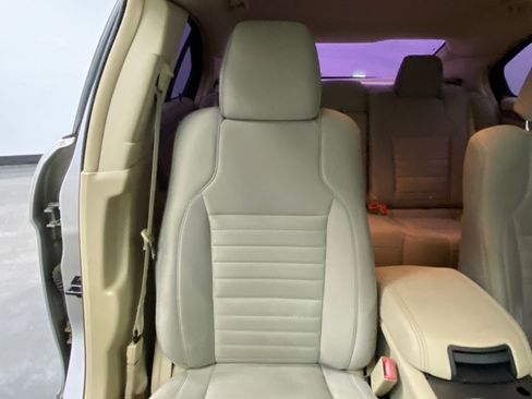 Used 2013 Ford Taurus SE image 21