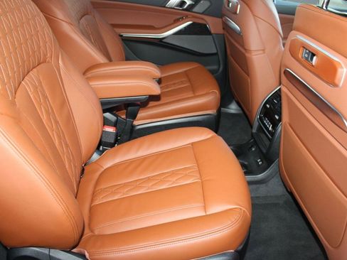 New 2026 BMW X7 M60i image 33