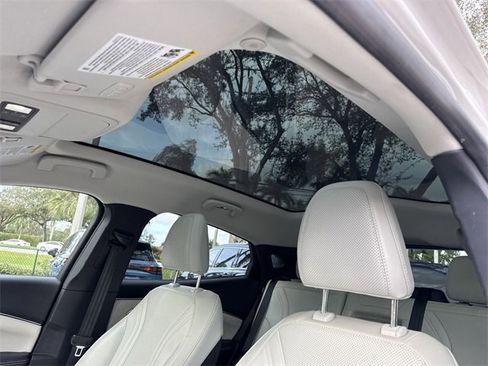 Used 2021 Ford Mustang Mach-E Premium image 22