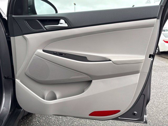 Used 2020 Hyundai Tucson Value w/ Cargo Package AWD/4WD image 11
