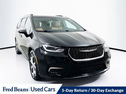 Used 2024 Chrysler Pacifica Pinnacle