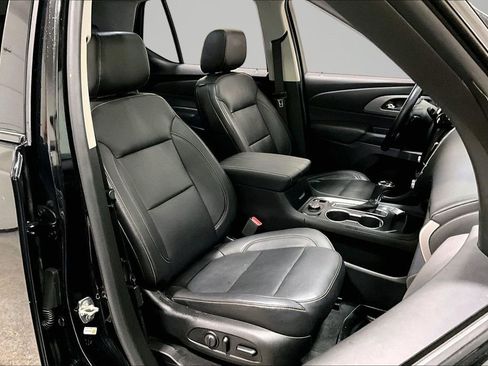 Used 2019 Chevrolet Traverse RS image 30