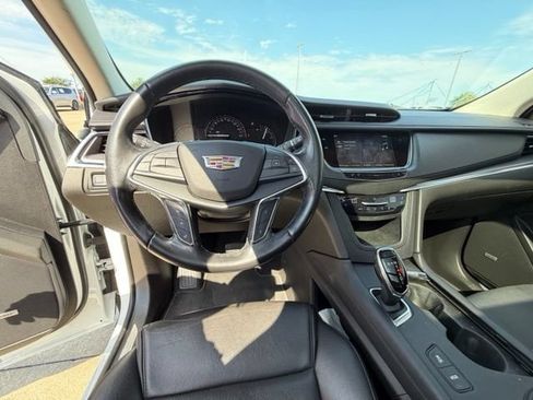 Used 2019 Cadillac XT5 Premium Luxury w/ Driver Assist Package FWD image 15