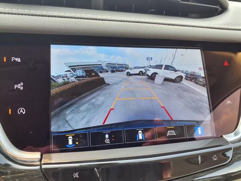 Used 2023 Cadillac XT6 Premium Luxury w/ Technology Package FWD image 11