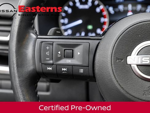 Used 2023 Nissan Rogue SL w/ SL Premium Package image 18