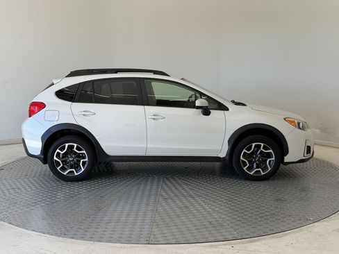 Used 2017 Subaru Crosstrek 2.0i Premium AWD/4WD image 8