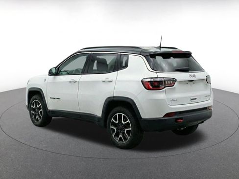 Used 2025 Jeep Compass Trailhawk AWD/4WD image 6