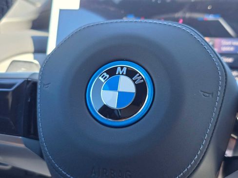 New 2025 BMW 750e xDrive w/ Executive Package image 31