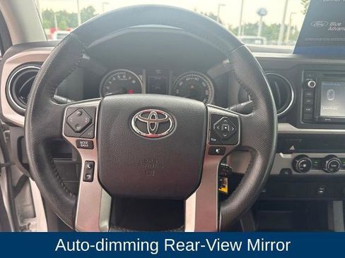 Used 2017 Toyota Tacoma SR5 w/ Tow Package RWD image 18