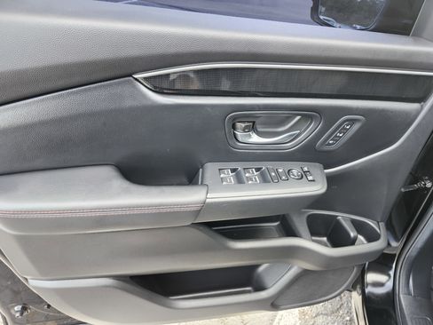 Used 2025 Honda Pilot Black Edition image 29