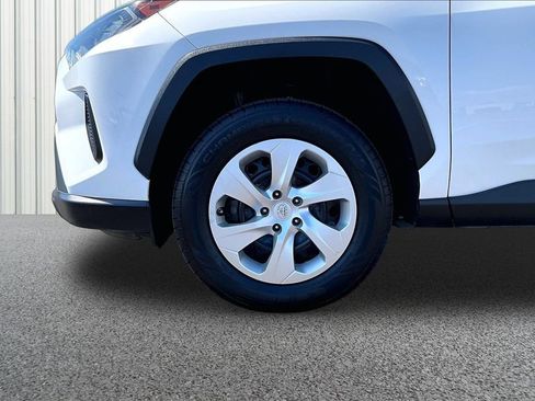 Used 2021 Toyota RAV4 LE FWD image 28