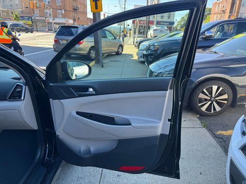 Used 2017 Hyundai Tucson SE image 18