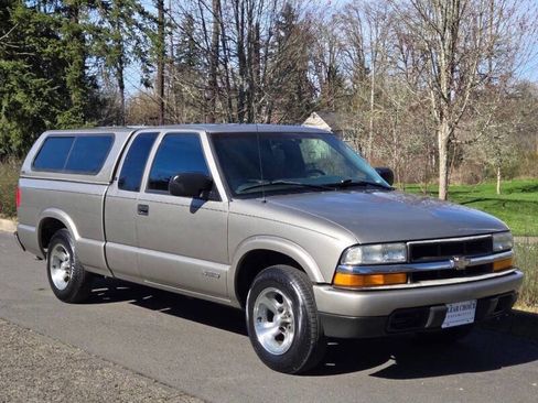 Used 2003 Chevrolet S10 Pickup LS RWD image 6