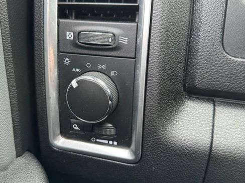 Used 2021 RAM 1500 Classic SLT AWD/4WD image 21