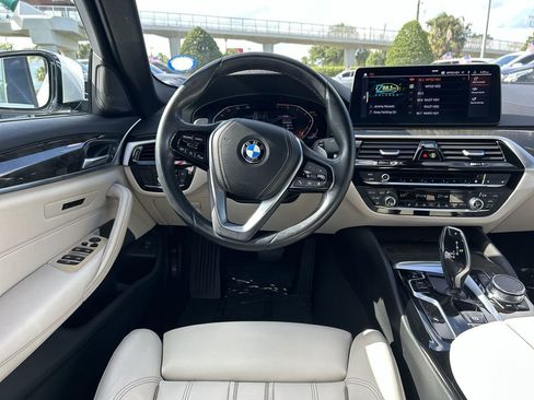 Used 2023 BMW 530i w/ Premium Package RWD image 21
