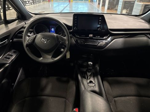 Used 2019 Toyota C-HR LE FWD image 10