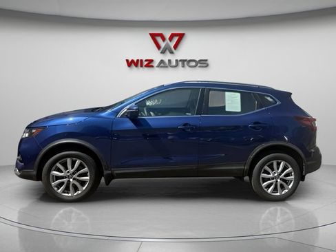 Used 2020 Nissan Rogue Sport SV AWD/4WD image 2