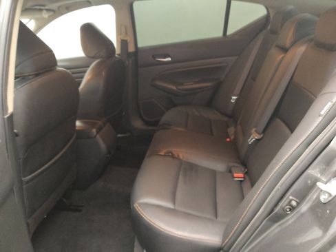 Used 2021 Nissan Altima 2.5 SR w/ SR Premium Package image 18