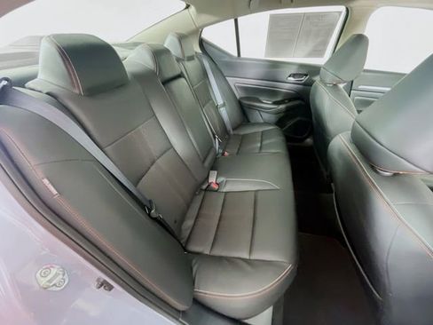 Used 2024 Nissan Altima 2.5 SR w/ SR Premium Package FWD image 27
