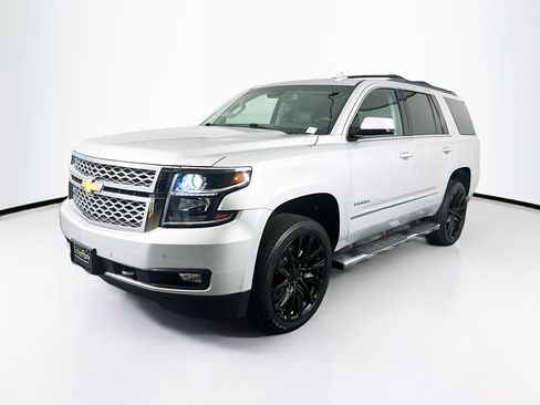 Used 2018 Chevrolet Tahoe LT w/ LT Signature Package AWD/4WD image 3
