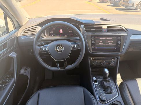 Used 2021 Volkswagen Tiguan SEL w/ 3rd Row Seat Package AWD/4WD image 5