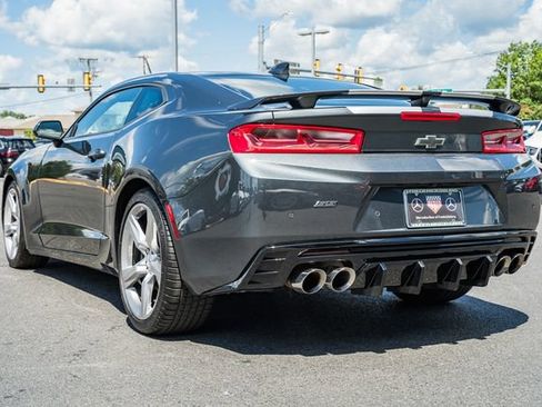 Used 2018 Chevrolet Camaro SS RWD image 5
