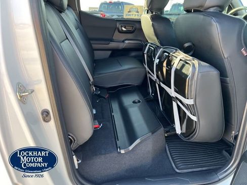 Used 2018 Toyota Tacoma TRD Sport w/ Technology Package image 27