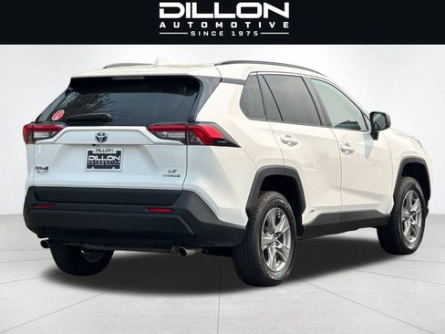 Used 2022 Toyota RAV4 LE AWD/4WD image 4