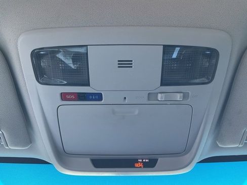 Used 2017 Subaru Outback 2.5i Premium image 16