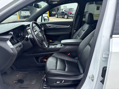 Certified 2022 Cadillac XT6 Luxury FWD image 11