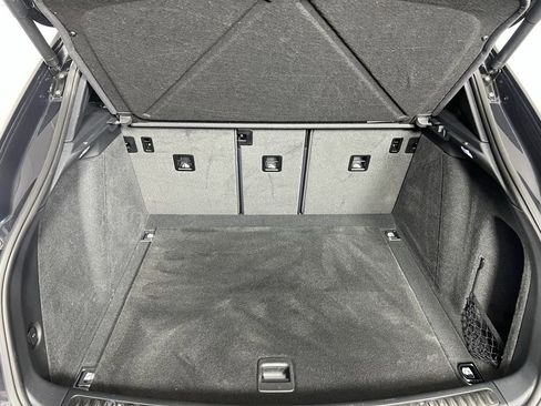 Certified 2025 Porsche Macan image 17