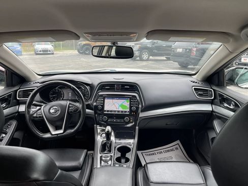 Used 2017 Nissan Maxima 3.5 SV w/ Dynamic Package FWD image 7
