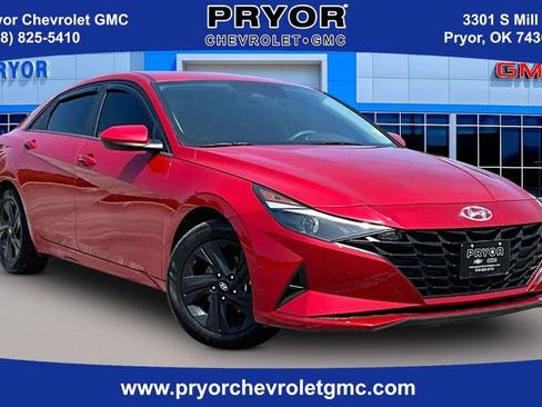 Used 2022 Hyundai Elantra SEL FWD image 1