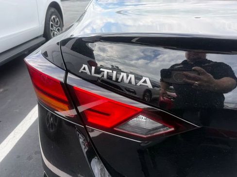 Used 2025 Nissan Altima 2.5 SV image 5