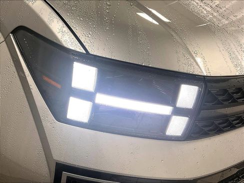 Used 2025 Hyundai Santa Fe Calligraphy image 32