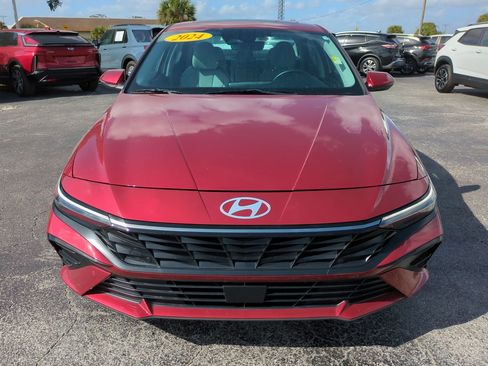 Used 2024 Hyundai Elantra Limited image 8