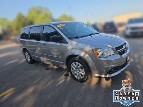 Used 2017 Dodge Grand Caravan SE FWD image 7