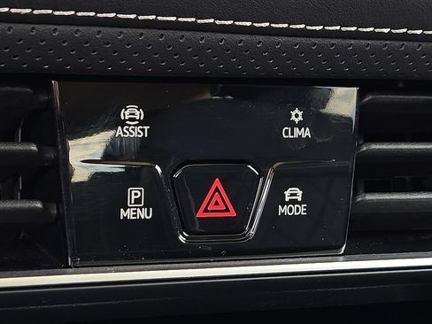 Used 2025 Volkswagen Atlas SEL Premium R-Line AWD/4WD image 17