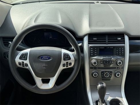 Used 2013 Ford Edge SE image 10