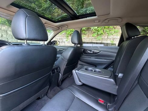 Used 2018 Nissan Rogue SL w/ Premium Package AWD/4WD image 25