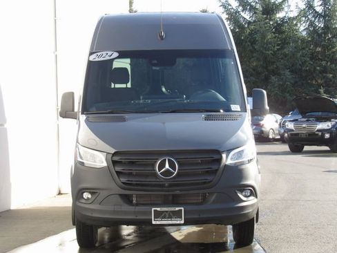 Used 2024 Mercedes-Benz Sprinter 144 Cargo image 3